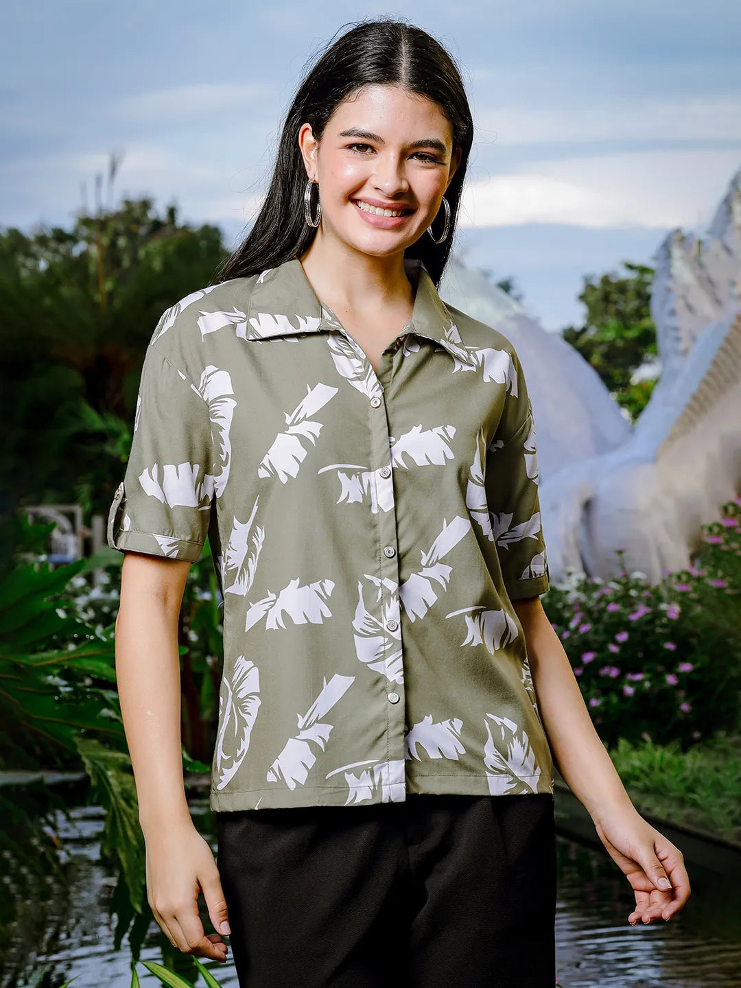 Yufta Green Liva Collared Shirt Style Top-- Zippered Front Buttoned Front Snap Front Yufta Green Liva Collared Shirt Style Top-- Zippered Front Buttoned Front Snap Front