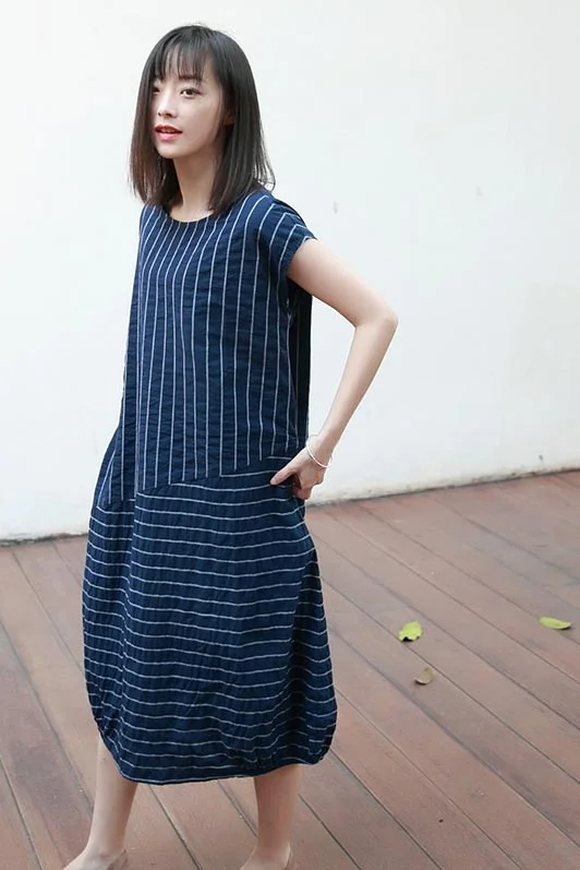 casual short-sleeved dress with loose, thin stripes CYM313 Tunics Modern contemporary casual short-sleeved dress with loose, thin stripes CYM313 Tunics Modern contemporary