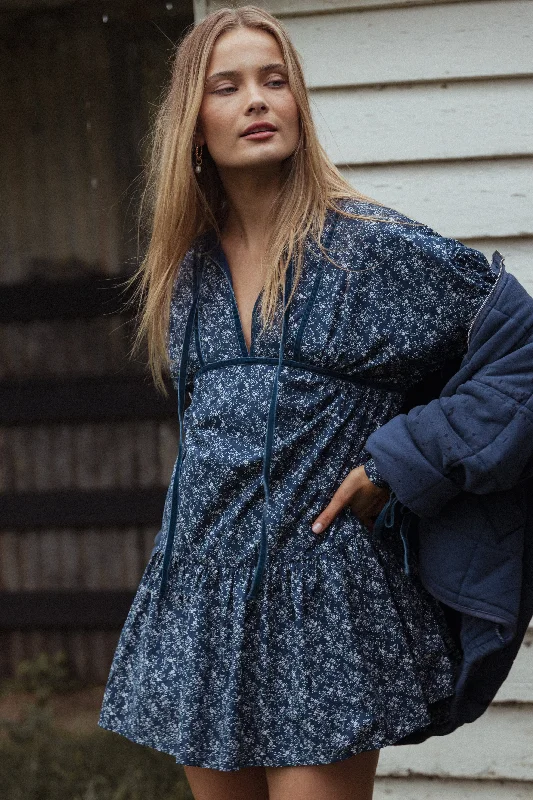 Brooklyn Mini Dress - Blue Floral Stylish Floral Print Mini Dress