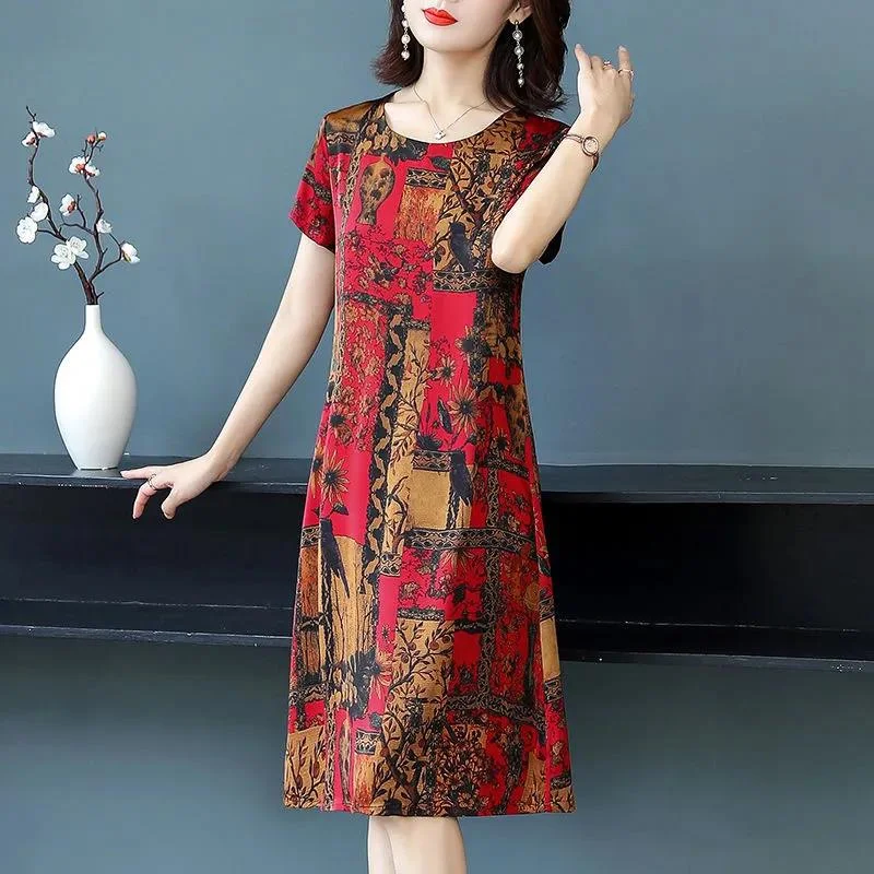 Ice Silk Retro Printed Dress Mid-length Fat Straight Skirt Round Neck Short-sleeved Ladies Loose Casual Dress Fabric Smooth Soft Light and Breathable Tunics Chic fashionable