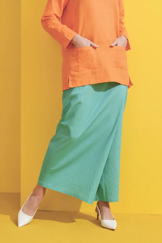 The Kurnia Women Folded Skirt - Tiffany Green wool skirt warm