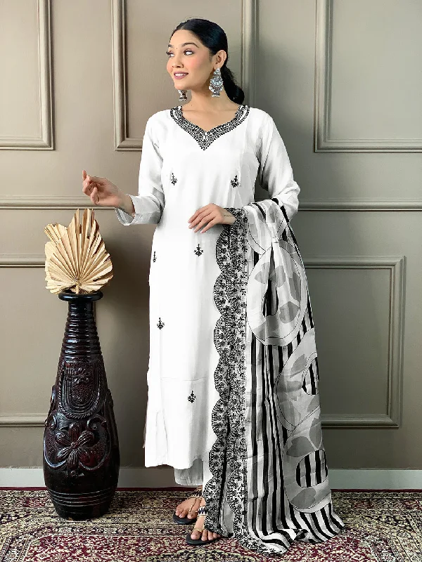 Off White Attractive Designer Readymade Pant Suit With Printed Embroidery Work Chic Faux Leather Pants Off White Attractive Designer Readymade Pant Suit With Printed Embroidery Work Chic Faux Leather Pants