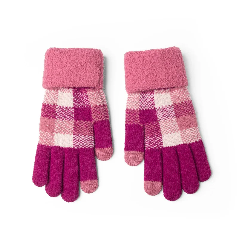 MAGENTA