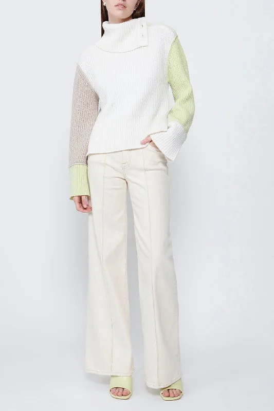 Flores Sweater Zippered Front Buttoned Front Snap Front